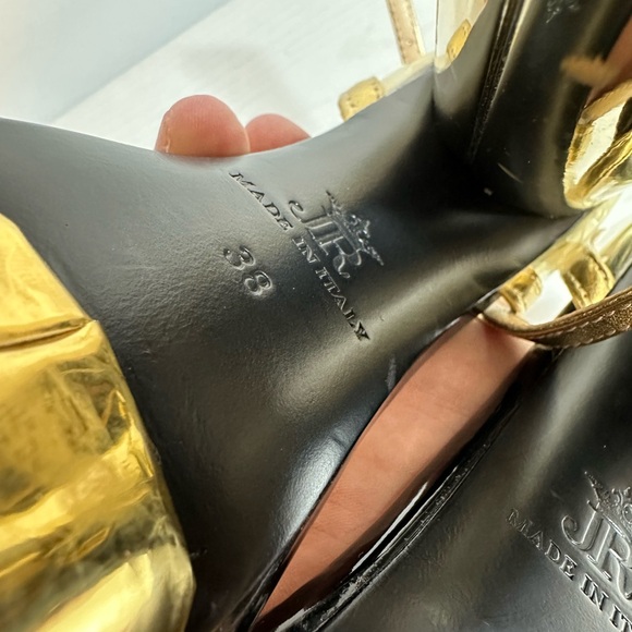 Jessica Rich Gold Platform Heels - Picture 5 of 6